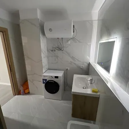 Brand New For Rent 地拉那